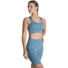 Conjunto de mujer running top técnico y leggings cortos